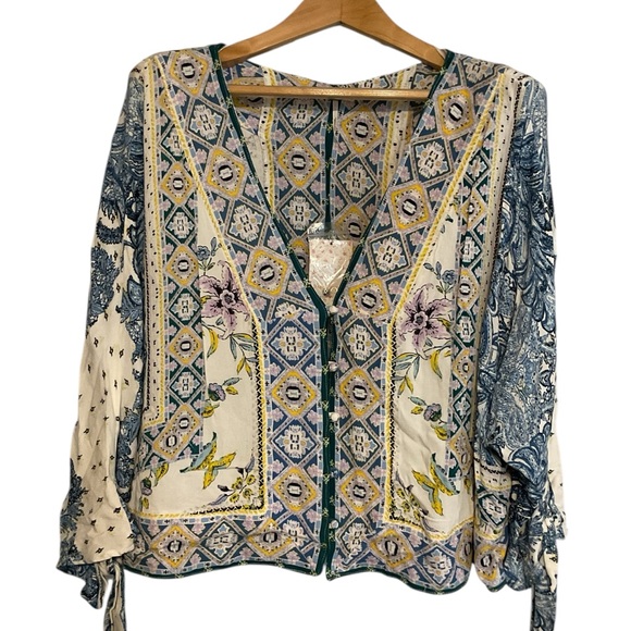 NWT Free People Blue and White Patterned‎ Blouse bohemian blouse size M - Picture 2 of 12